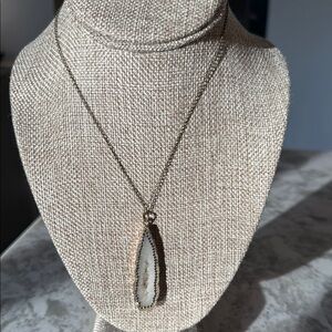 Elegant Druzy Pendant Necklace
